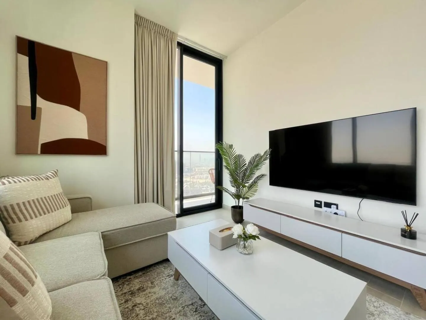 Relax In Style 1Br Haven In Binghatti Venus! Dubai 0*,